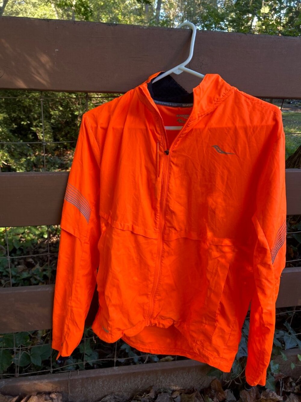 Saucony Men's Running Jacket Size S Bright Orange Lightweight